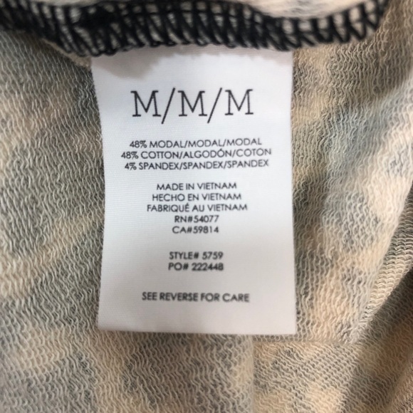 CAbi Knotty Leopard Print Sleeveless Top Medium - Picture 8 of 9